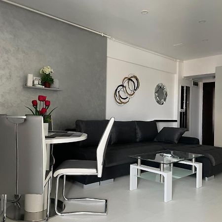 Luxury Westpark 2-Room Apartment Lakeview W5 布加勒斯特 外观 照片