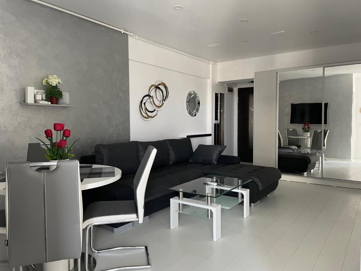 Luxury Westpark 2-Room Apartment Lakeview W5 布加勒斯特 外观 照片