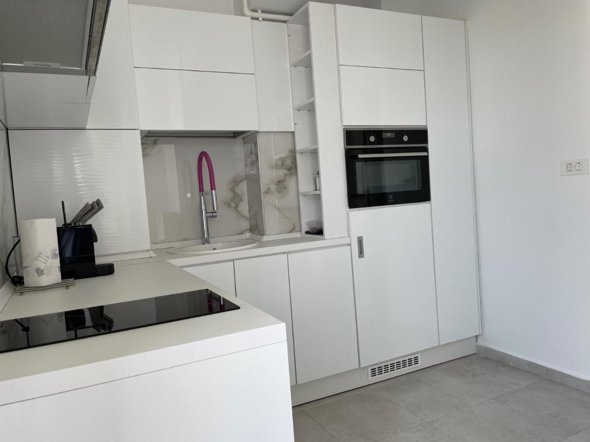Luxury Westpark 2-Room Apartment Lakeview W5 布加勒斯特 外观 照片