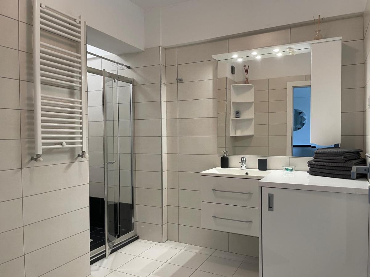 Luxury Westpark 2-Room Apartment Lakeview W5 布加勒斯特 外观 照片