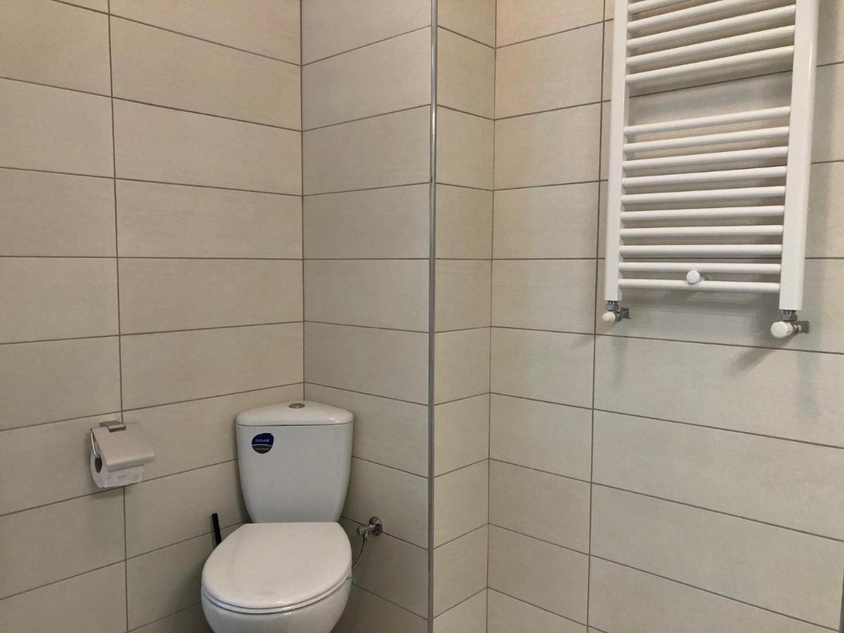 Luxury Westpark 2-Room Apartment Lakeview W5 布加勒斯特 外观 照片