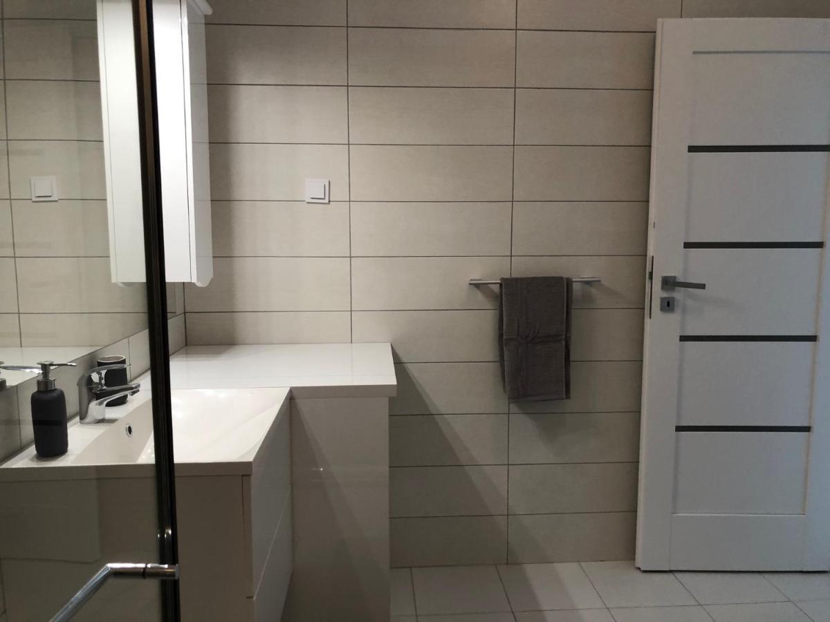 Luxury Westpark 2-Room Apartment Lakeview W5 布加勒斯特 外观 照片