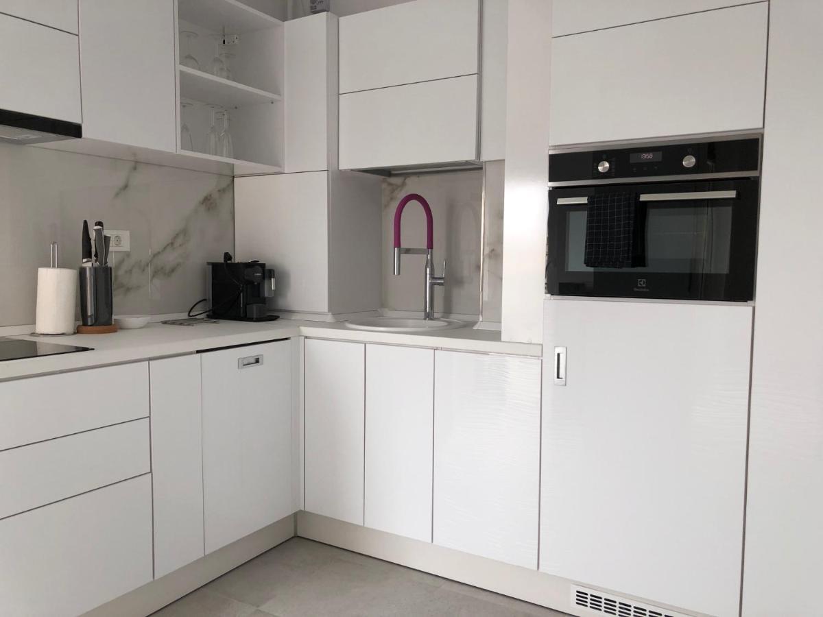 Luxury Westpark 2-Room Apartment Lakeview W5 布加勒斯特 外观 照片